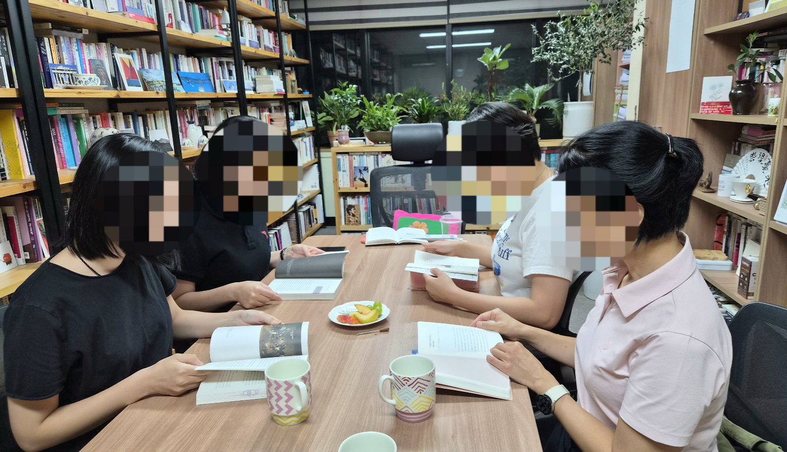 2025학년도 2학기 소규모세미나 지원사업 <여성사 고전 도서 읽기 모임> 9월 활동 결과 첨부 이미지